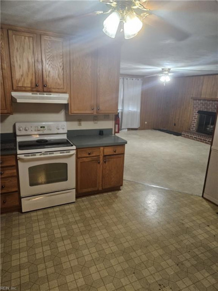 Photo 3 of 8 residential for sale in Chesapeake virginia