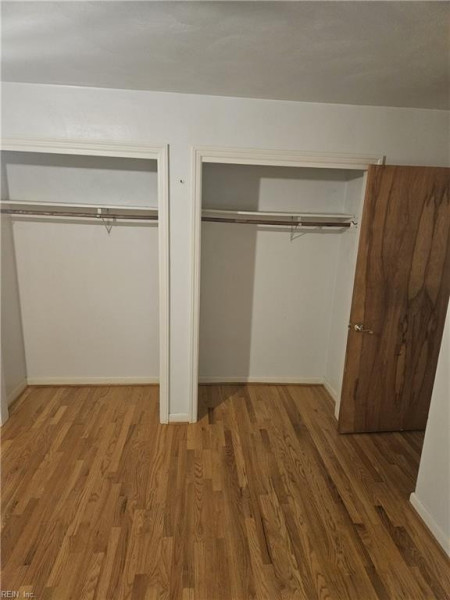 Photo 6 of 8 residential for sale in Chesapeake virginia