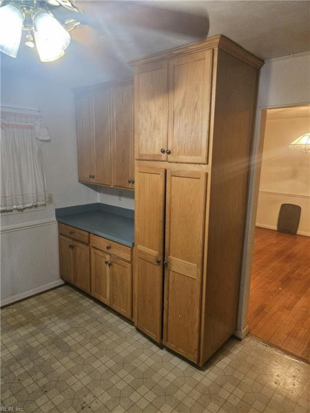 Photo 8 of 8 residential for sale in Chesapeake virginia