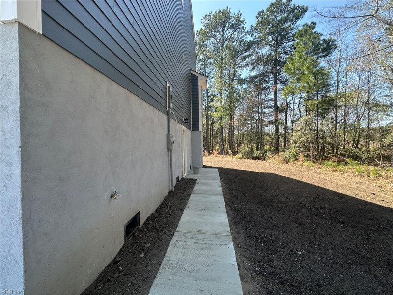 Photo 3 of 33 residential for sale in Hampton virginia