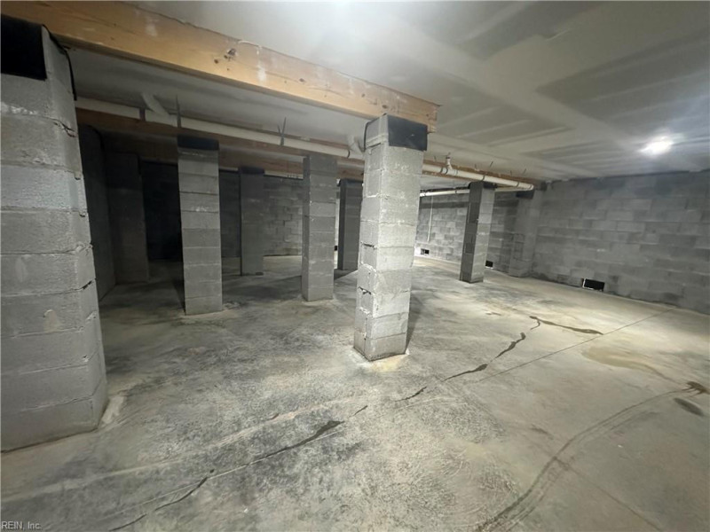 Photo 30 of 33 residential for sale in Hampton virginia