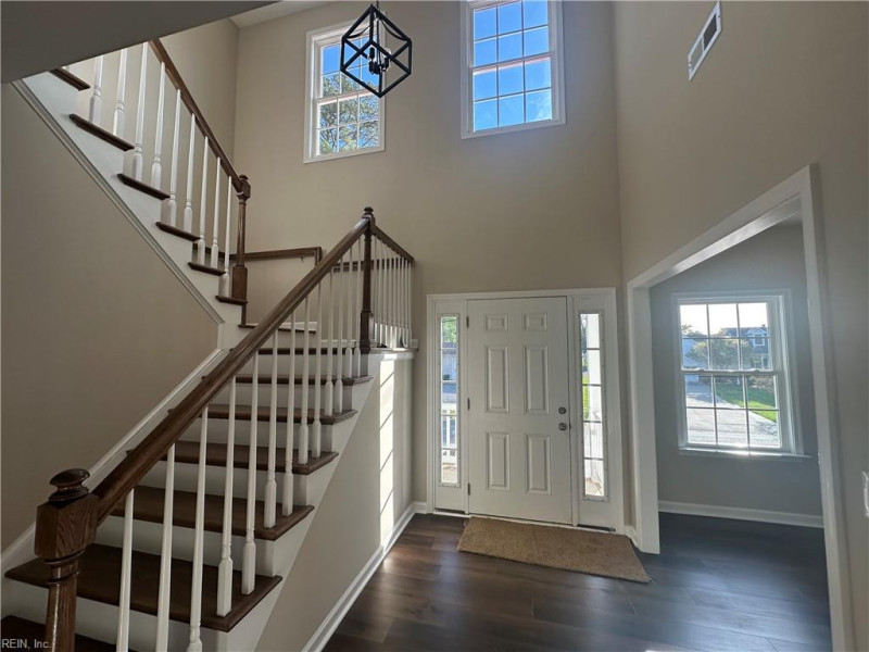 Photo 7 of 33 residential for sale in Hampton virginia