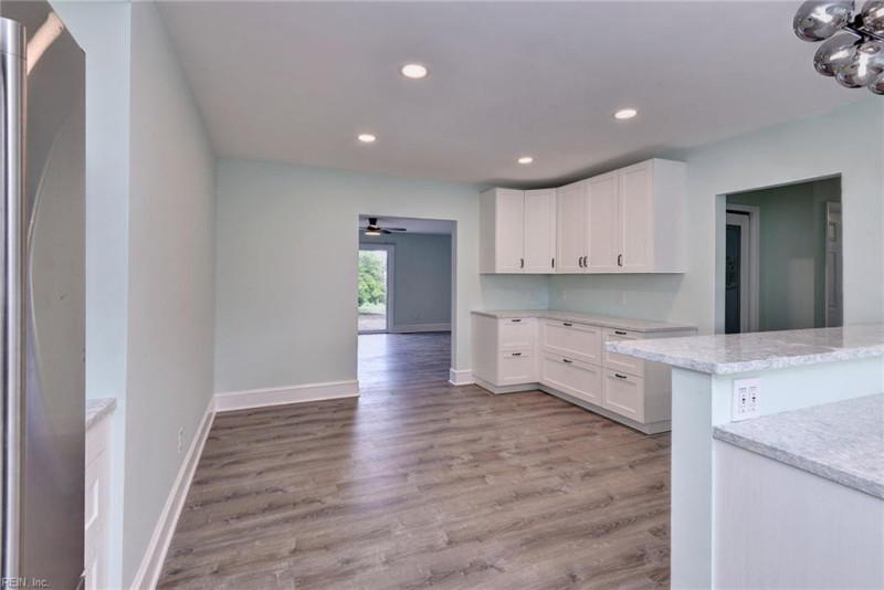 Photo 16 of 41 residential for sale in Middlesex County virginia