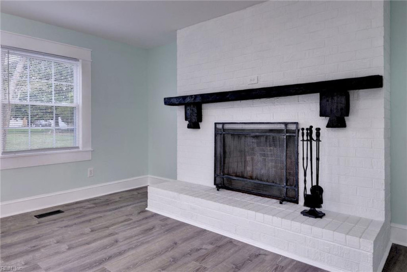 Photo 20 of 41 residential for sale in Middlesex County virginia