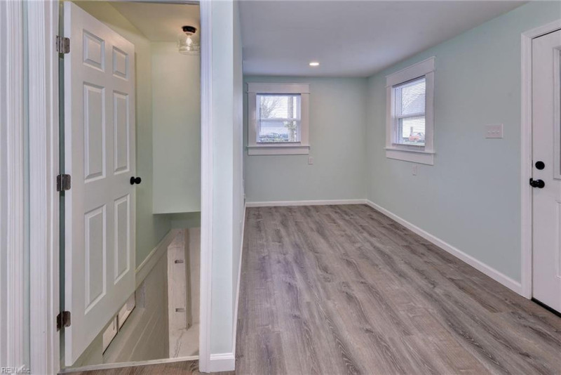 Photo 22 of 41 residential for sale in Middlesex County virginia