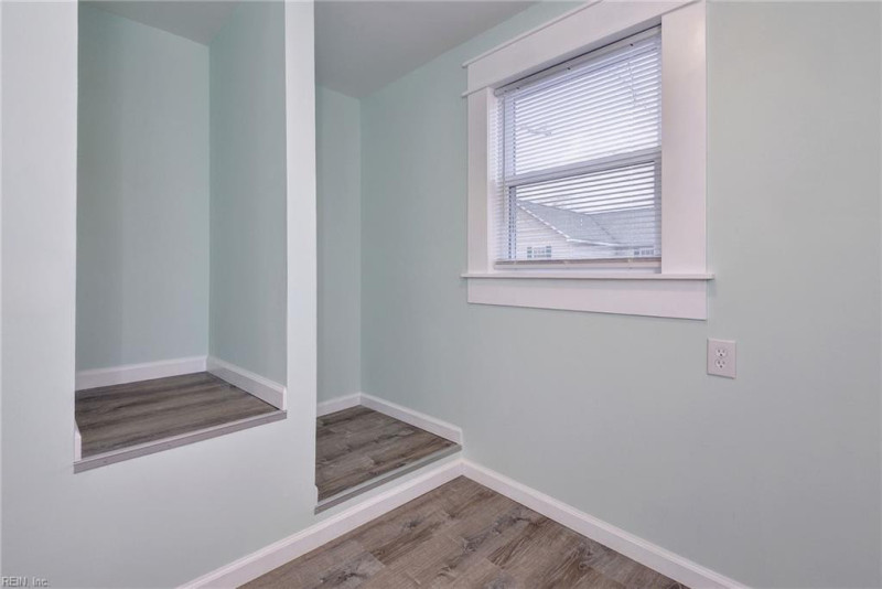 Photo 23 of 41 residential for sale in Middlesex County virginia