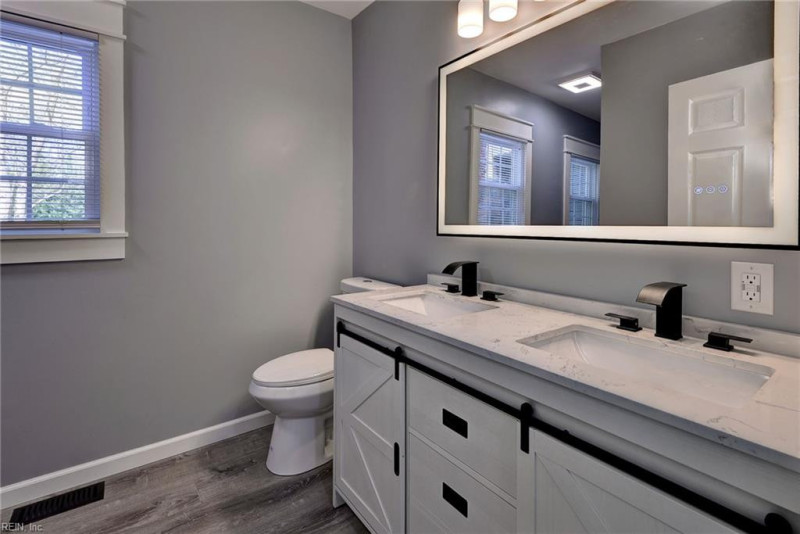 Photo 30 of 41 residential for sale in Middlesex County virginia