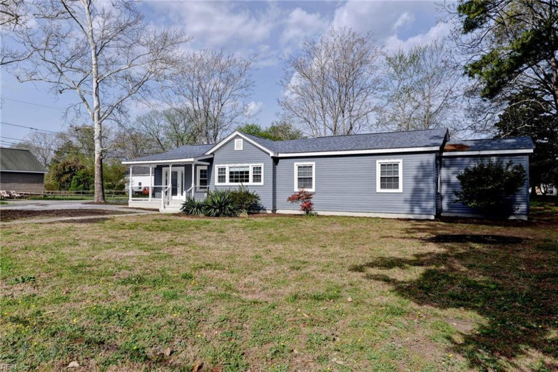 Photo 4 of 41 residential for sale in Middlesex County virginia