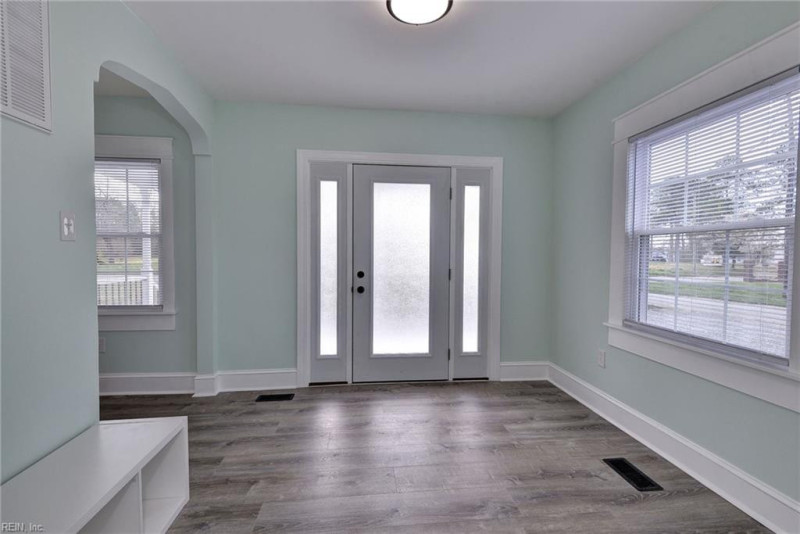 Photo 7 of 41 residential for sale in Middlesex County virginia