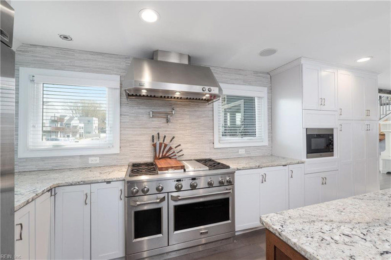 Photo 11 of 45 residential for sale in Virginia Beach virginia