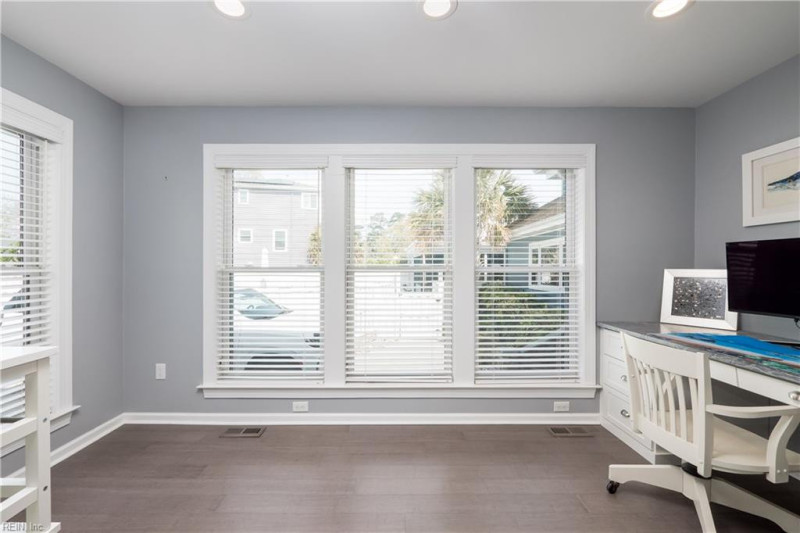 Photo 16 of 45 residential for sale in Virginia Beach virginia