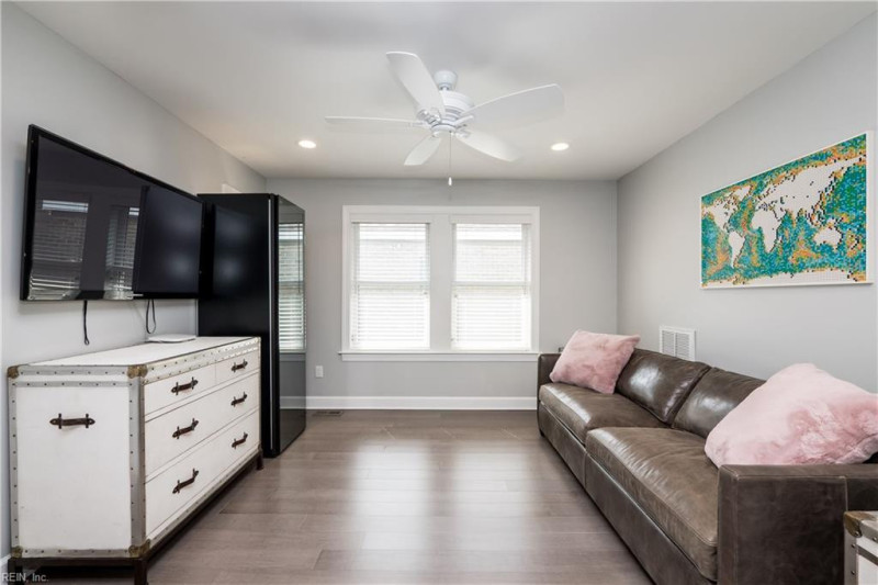 Photo 25 of 45 residential for sale in Virginia Beach virginia