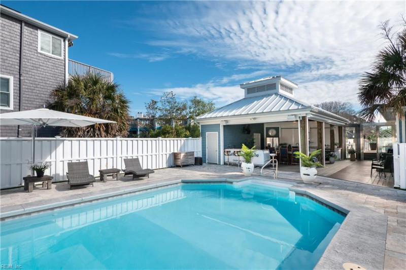 Photo 4 of 45 residential for sale in Virginia Beach virginia