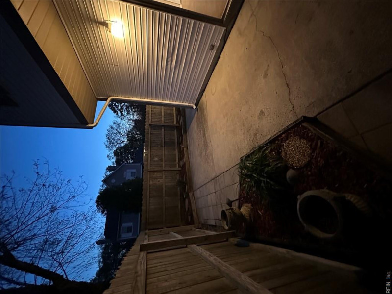 Photo 4 of 35 residential for sale in Virginia Beach virginia