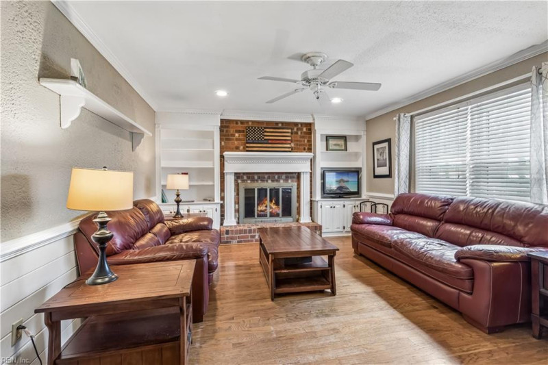 Photo 11 of 47 residential for sale in Chesapeake virginia