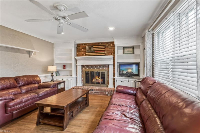 Photo 12 of 47 residential for sale in Chesapeake virginia