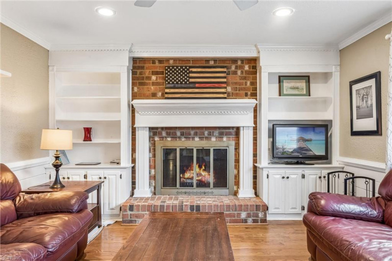 Photo 13 of 47 residential for sale in Chesapeake virginia