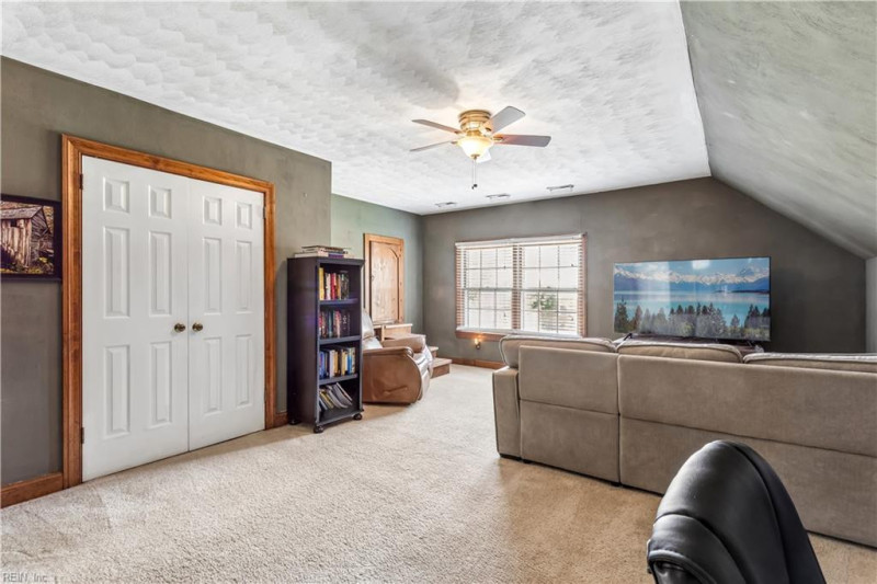 Photo 17 of 47 residential for sale in Chesapeake virginia