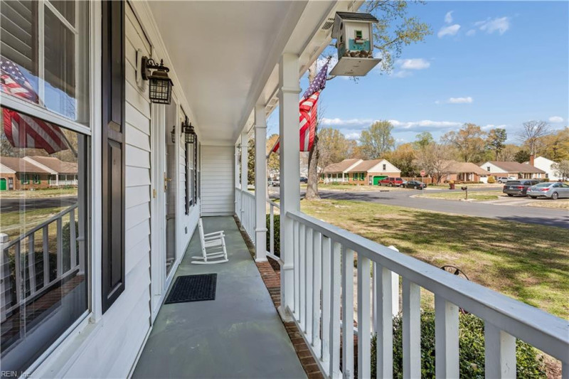 Photo 4 of 47 residential for sale in Chesapeake virginia