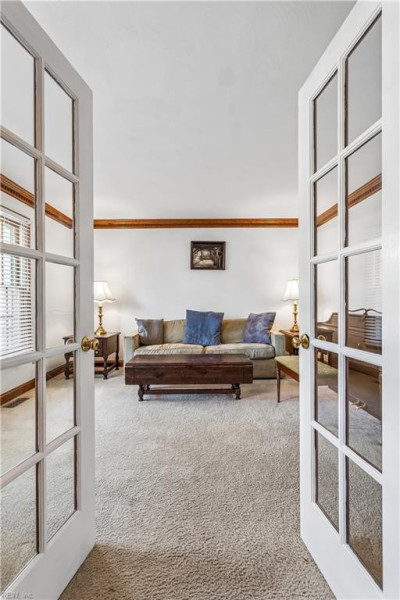 Photo 8 of 47 residential for sale in Chesapeake virginia