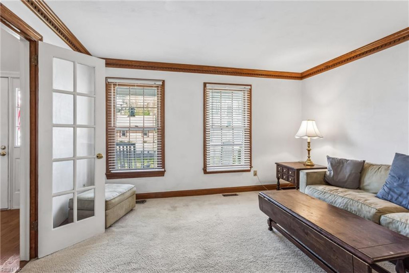Photo 9 of 47 residential for sale in Chesapeake virginia