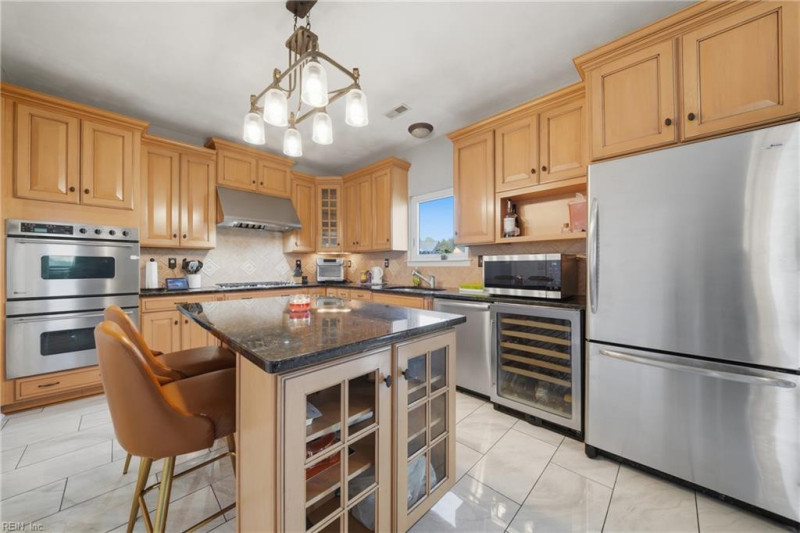 Photo 12 of 47 residential for sale in Chesapeake virginia
