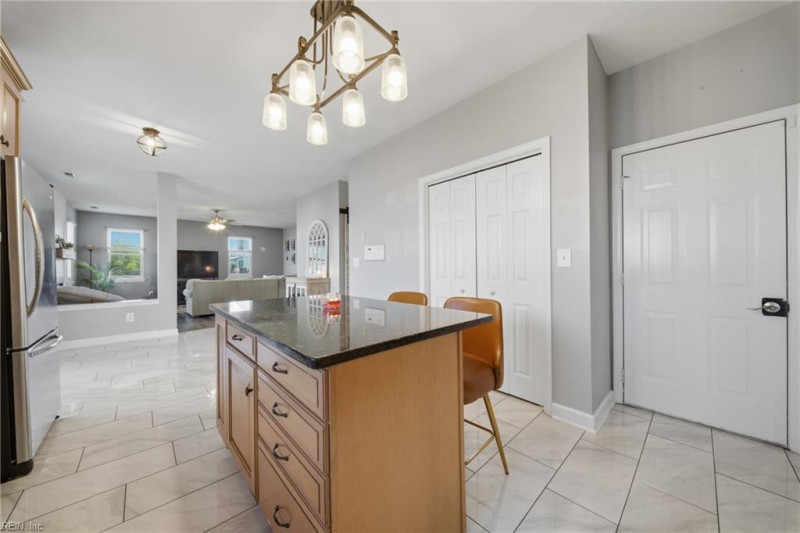 Photo 13 of 47 residential for sale in Chesapeake virginia