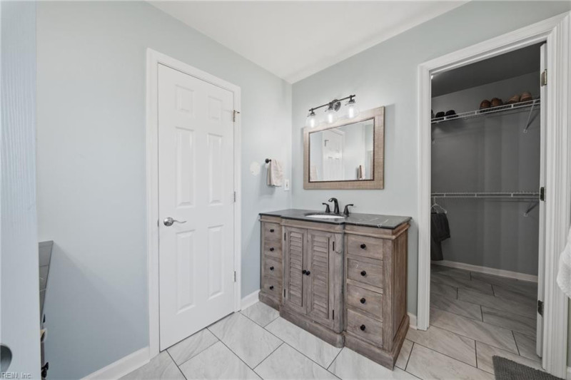 Photo 31 of 47 residential for sale in Chesapeake virginia
