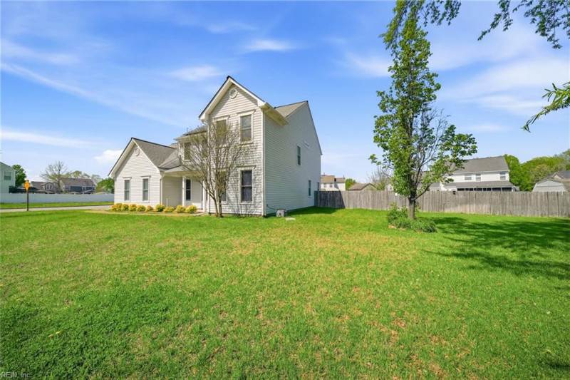 Photo 4 of 47 residential for sale in Chesapeake virginia
