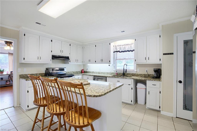 Photo 10 of 50 residential for sale in Mathews County virginia