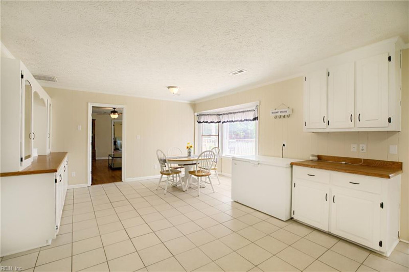 Photo 13 of 50 residential for sale in Mathews County virginia