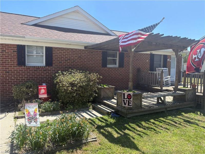 Photo 2 of 50 residential for sale in Mathews County virginia