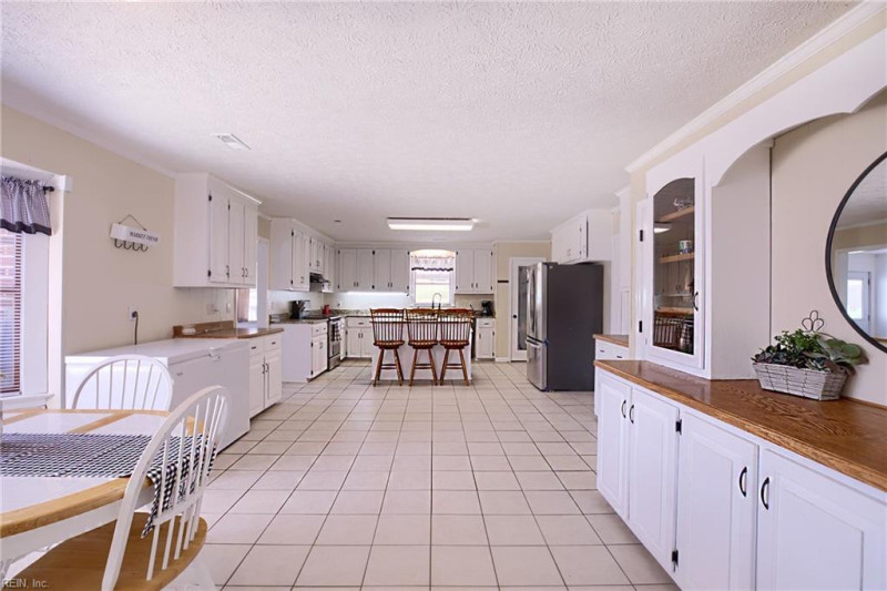 Photo 31 of 50 residential for sale in Mathews County virginia