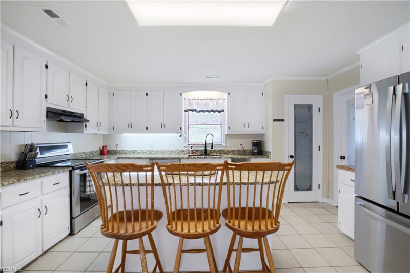 Photo 9 of 50 residential for sale in Mathews County virginia