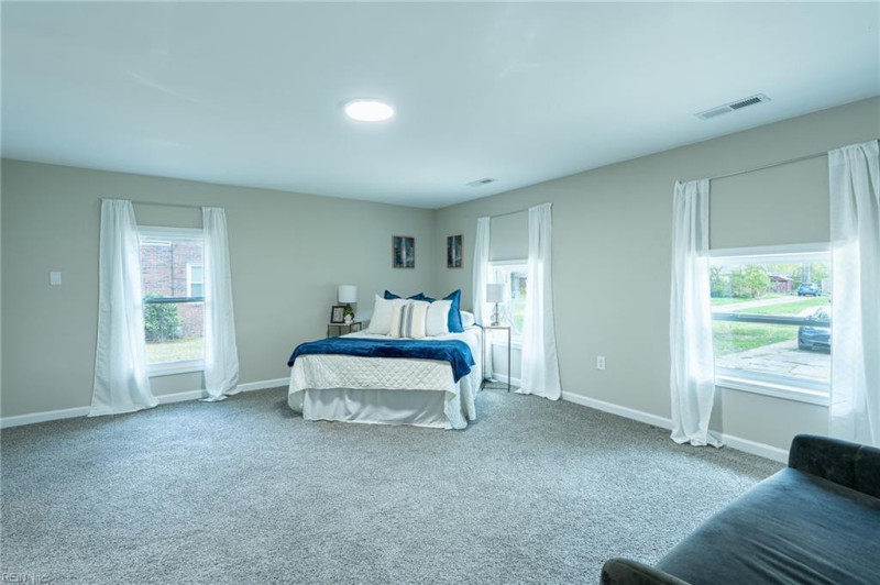 Photo 11 of 35 residential for sale in Chesapeake virginia