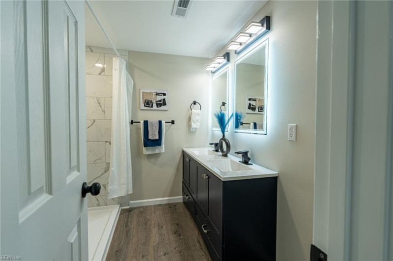Photo 13 of 35 residential for sale in Chesapeake virginia