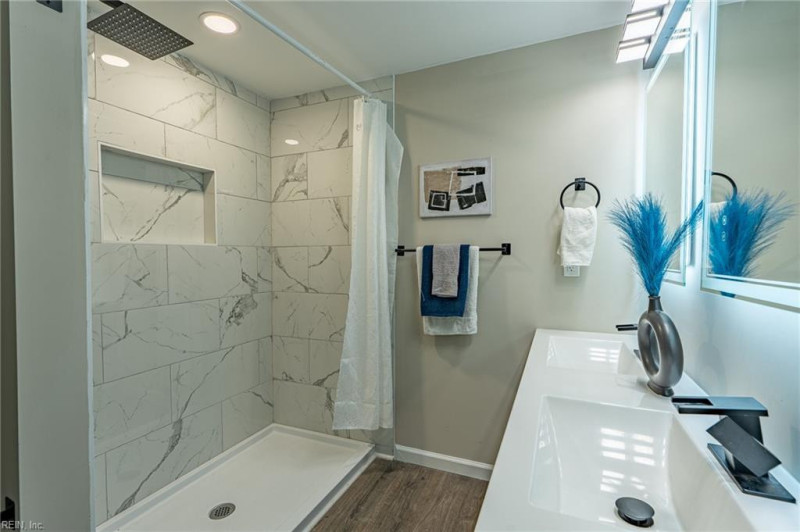 Photo 14 of 35 residential for sale in Chesapeake virginia