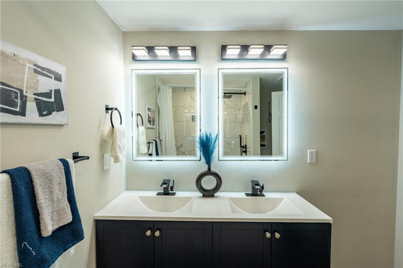 Photo 15 of 35 residential for sale in Chesapeake virginia
