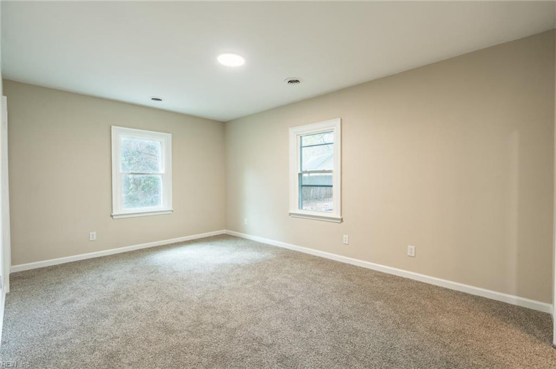 Photo 17 of 35 residential for sale in Chesapeake virginia
