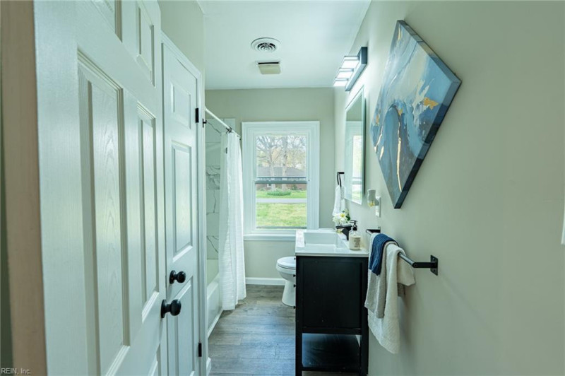 Photo 19 of 35 residential for sale in Chesapeake virginia