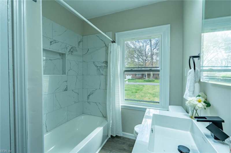 Photo 20 of 35 residential for sale in Chesapeake virginia