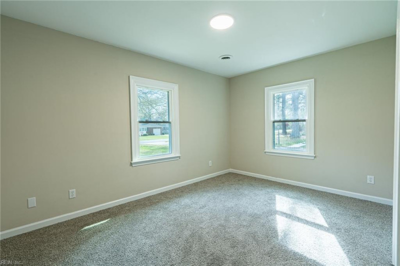 Photo 24 of 35 residential for sale in Chesapeake virginia