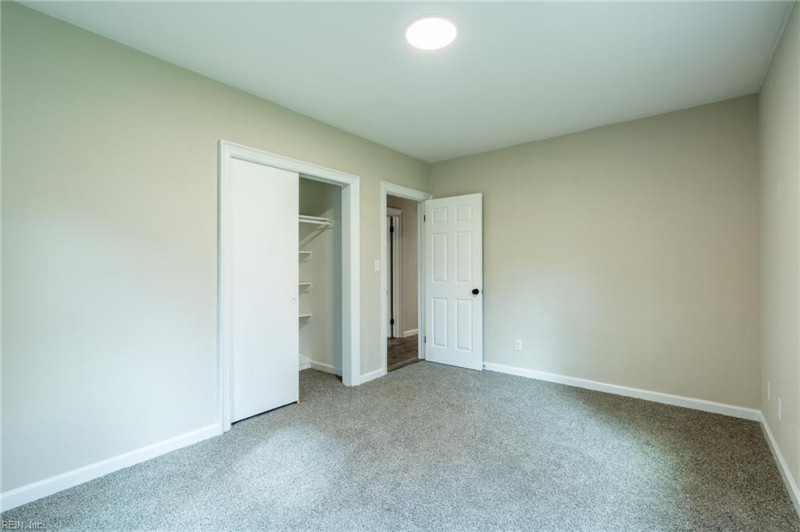 Photo 25 of 35 residential for sale in Chesapeake virginia