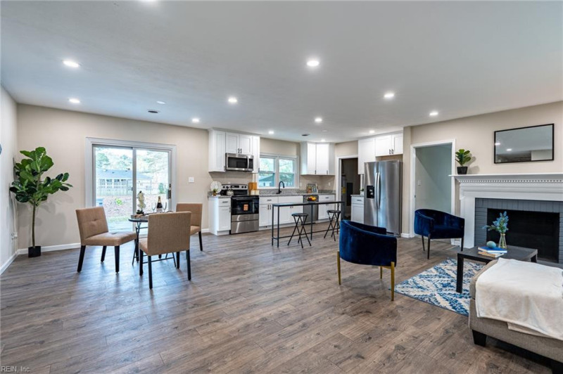 Photo 6 of 35 residential for sale in Chesapeake virginia