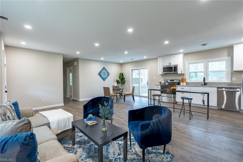 Photo 8 of 35 residential for sale in Chesapeake virginia