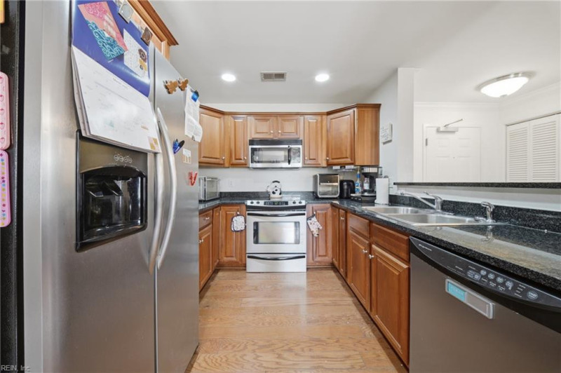 Photo 13 of 38 residential for sale in Chesapeake virginia