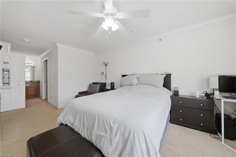 Photo 16 of 38 residential for sale in Chesapeake virginia