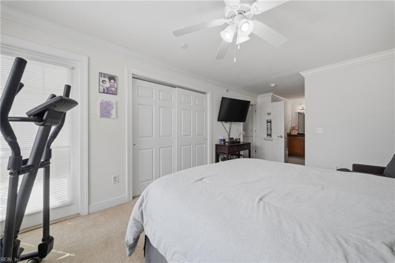 Photo 17 of 38 residential for sale in Chesapeake virginia