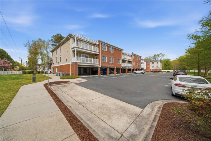 Photo 2 of 38 residential for sale in Chesapeake virginia