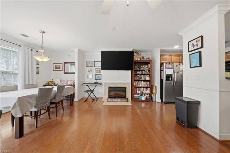 Photo 9 of 38 residential for sale in Chesapeake virginia